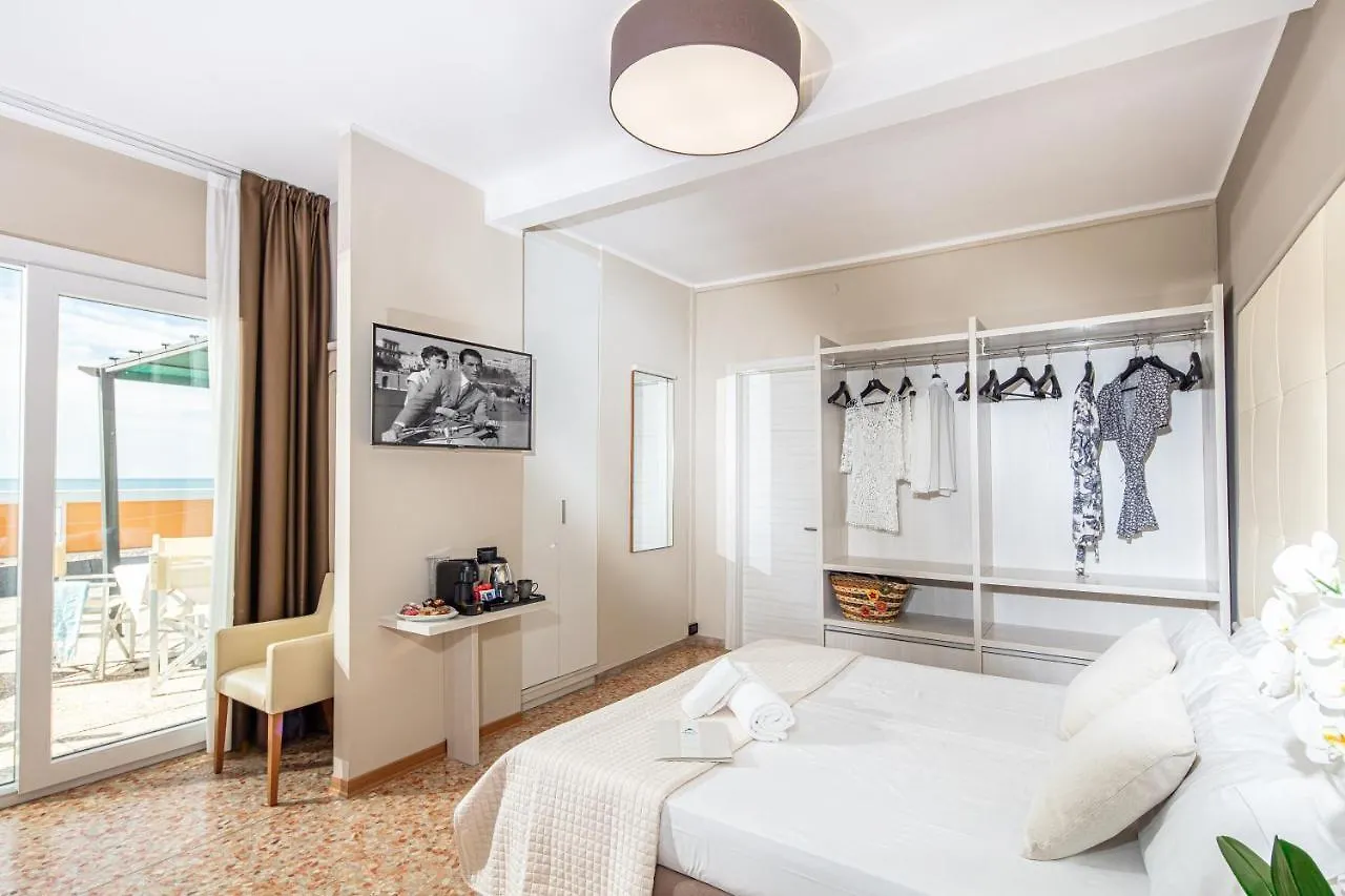 Hotel Royal Bibione 4*,