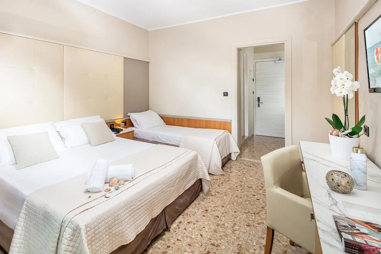 Hotel Royal Bibione 4*,